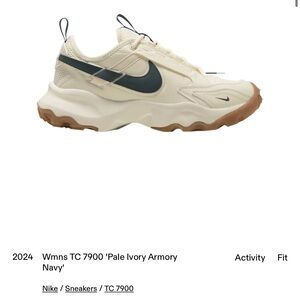 Nike woman’s tc 7900 pale ivory armory navy